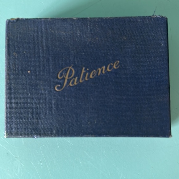 / Vintage Beautiful Patience, Elegant Bird-Themed Playing Cards - Picture 6 of 7